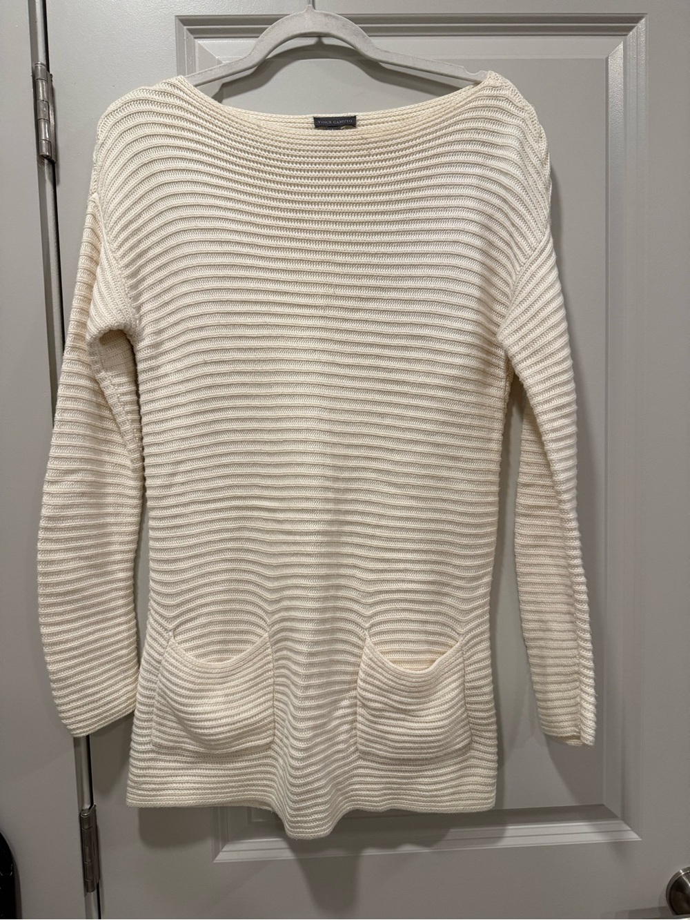 Vince Camuto Off-White Ribbed Scoop-Neck Sweater with Front Pockets